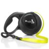 BLUZELLE Laisse pour Chien Grands jusqu’à 50kg, 8m Longue Longe Chien, Enrouleur de Sangle avec Jaune Bande Lumineux et Mousqueton 360° Métal, Frein de Rétraction, Poignée Ergonomique, Noir
